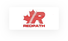 Logo avec un "R" stylisé rouge incorporant une feuille d'érable, au-dessus du mot "Redpath" en texte rouge.